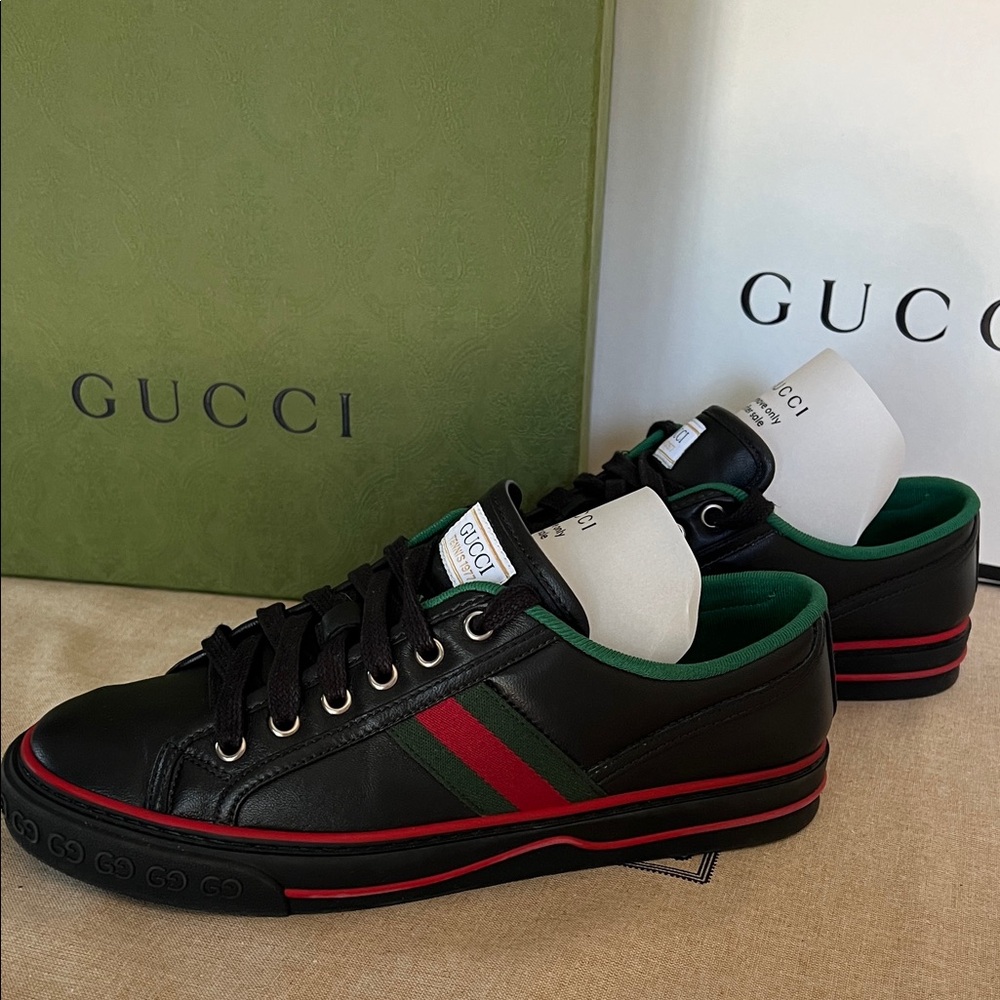 Gucci Womans Black Sneakers with Red and Green Stripes